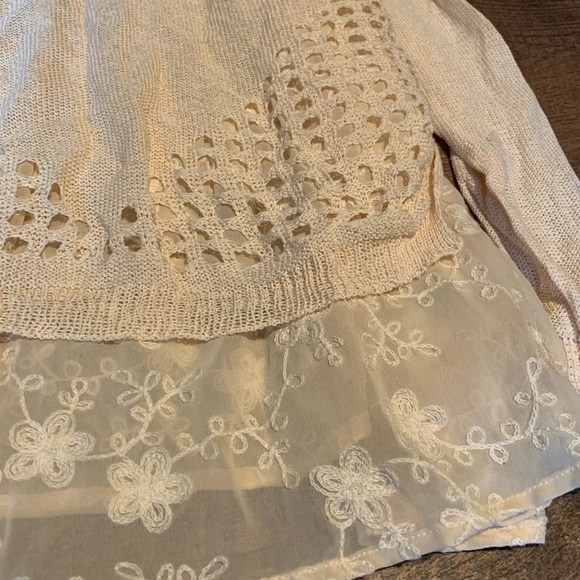 Cream layered top, sz L - Picture 4 of 8